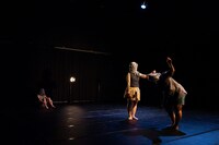 横山八枝子「silence」より。（撮影：塚田洋一）