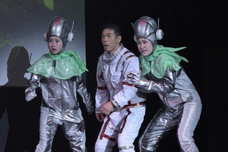 「松本利夫ワンマンSHOW『MATSUぼっち06』‐STARS‐」東京公演より。（撮影：塩崎亨）