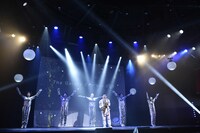 「松本利夫ワンマンSHOW『MATSUぼっち06』‐STARS‐」東京公演より。（撮影：塩崎亨）