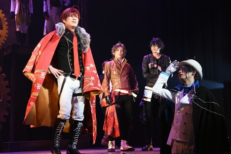 舞台「文豪とアルケミスト 余計者ノ挽歌（エレジー）」公開ゲネプロより。