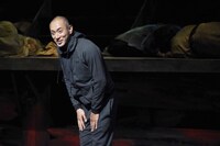 六本木歌舞伎 第3弾「羅生門」公開舞台稽古より、市川海老蔵演じる“市川海老蔵”。