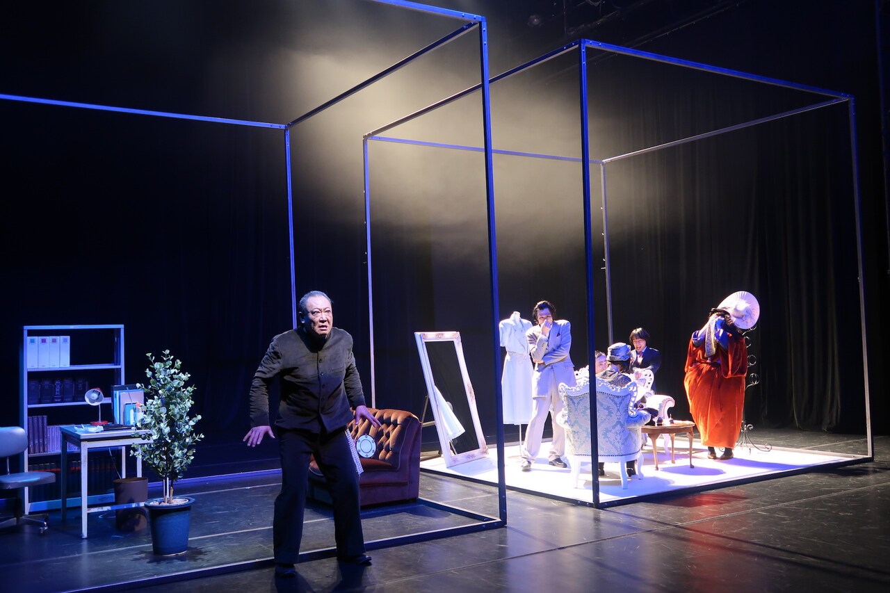 鳥の劇場「近代能楽集」開幕、中島諒人「論理の緊密な戦い、言葉のバトル」