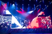 COOL JAPAN PARK OSAKA WWホール オープニング公演「KEREN」より。