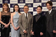 左から柚希礼音、荒川静香、宮本亜門、高橋大輔、福士誠治。