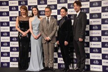左から柚希礼音、荒川静香、宮本亜門、高橋大輔、福士誠治。
