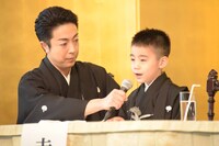 左から尾上菊之助、寺嶋和史。