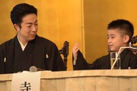左から尾上菊之助、寺嶋和史。