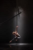 カンパニー ルーブリエ / ラファエル・ボワテル「When Angels Fall / 地上の天使たち」ビジュアル（撮影：Le Grand T）