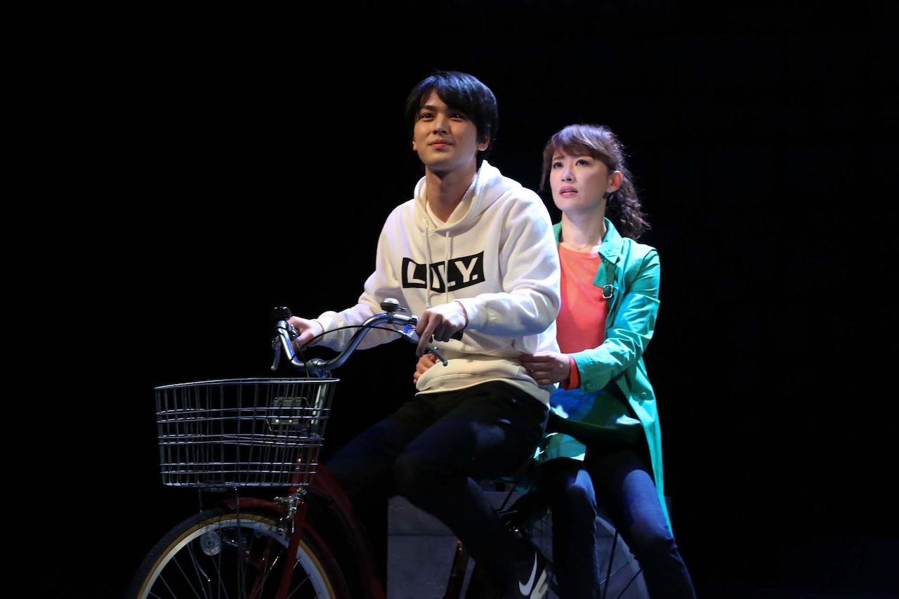 ブス会＊が紡ぐ“大人のおとぎ話”、鈴木砂羽出演の「エーデルワイス」開幕