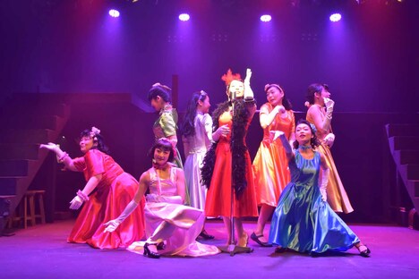 椿組2019年春公演「かくも碧き海、風のように」より。（撮影：吉乃由夏）