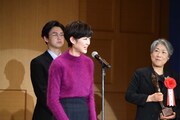 馬渕英里何(手前)