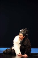 市民と創造する演劇「リア王－どん底から笑ってリターン！－」より。（撮影：伊藤華織）