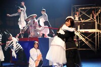 市民と創造する演劇「リア王－どん底から笑ってリターン！－」より。（撮影：伊藤華織）