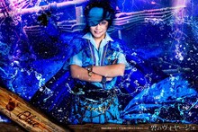 伊藤マサミ扮するブルー。