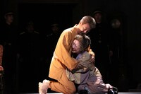 文学座「寒花」より。（撮影：宮川舞子）