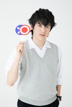 中村嘉惟人演じる御来屋千智。