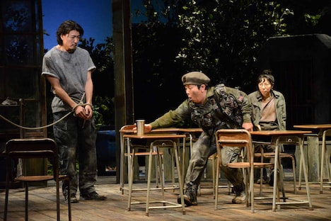 Bunkamura30周年記念 シアターコクーン・オンレパートリー2019「空ばかり見ていた」より。