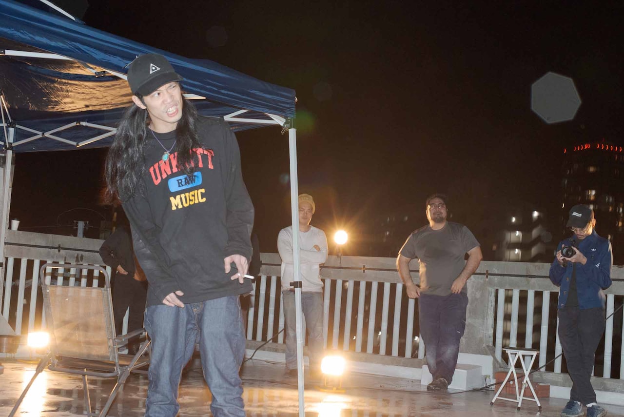 篠田千明×美術家集団の“ライブインスタレーション”「イスラ！」開幕