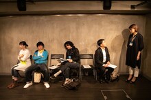 小松台東“east”公演「仮面」より。（撮影：保坂萌）