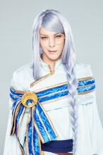 汐崎アイル扮するクロム。