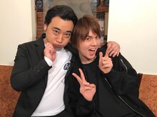 左から斉藤慎二、浦井健治。