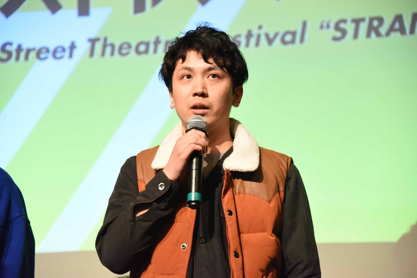山本卓卓