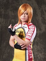 八島諒扮する青八木一。