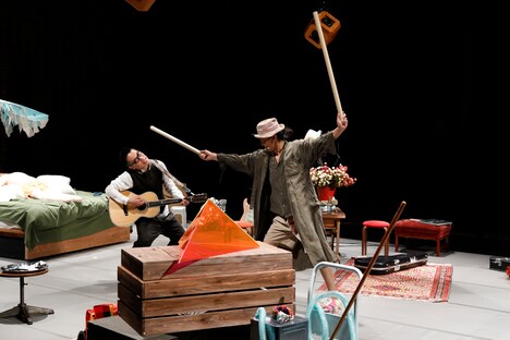 「近藤良平（コンドルズ）×永積崇（ハナレグミ）『great journey 3rd』」ゲネプロより。（撮影：菅原康太）