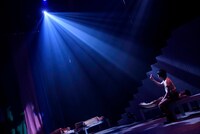 ラウドヒル計画 エイトビート STAGE2.01「BIRDMEN」より。（撮影：鈴木元気）