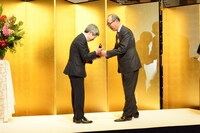 第22回光文三賞贈呈式より、平田オリザ（左）。