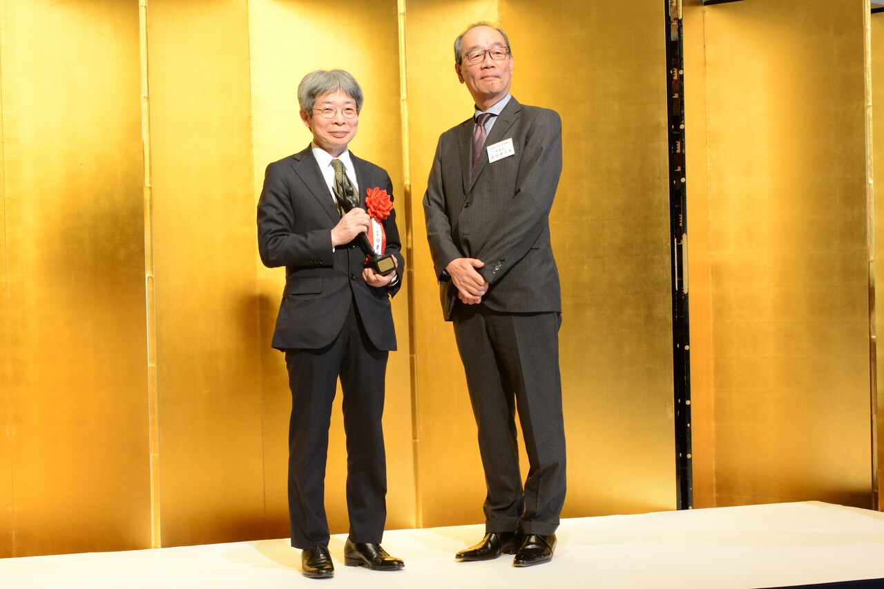 第22回光文三賞贈呈式より、平田オリザ（左）。