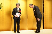 第22回光文三賞贈呈式より、平田オリザ（左）。