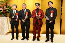 第22回光文三賞贈呈式より、左から平田オリザ、権田萬治、綾辻行人、辻寛之。