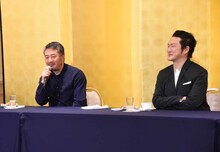 左から赤堀雅秋、中村獅童。