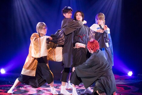 舞台版「BLACK BIRD」より。