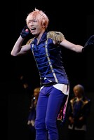 「2.5次元ダンスライブ『ツキウタ。』ステージ 第8幕『TSUKINO EMPIRE -Unleash your mind.-』」より。