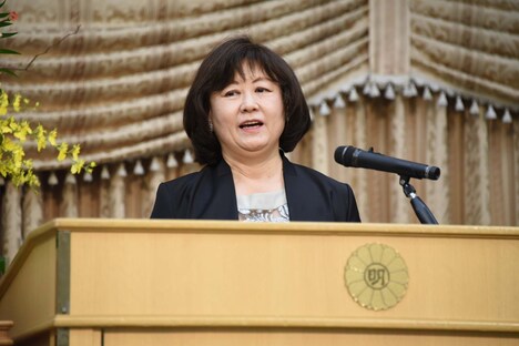 第6回ハヤカワ「悲劇喜劇」賞贈賞式より、宮田慶子。