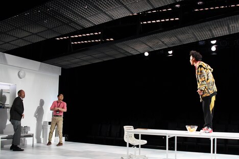 「BLUE/ORANGE」フォトコールより。