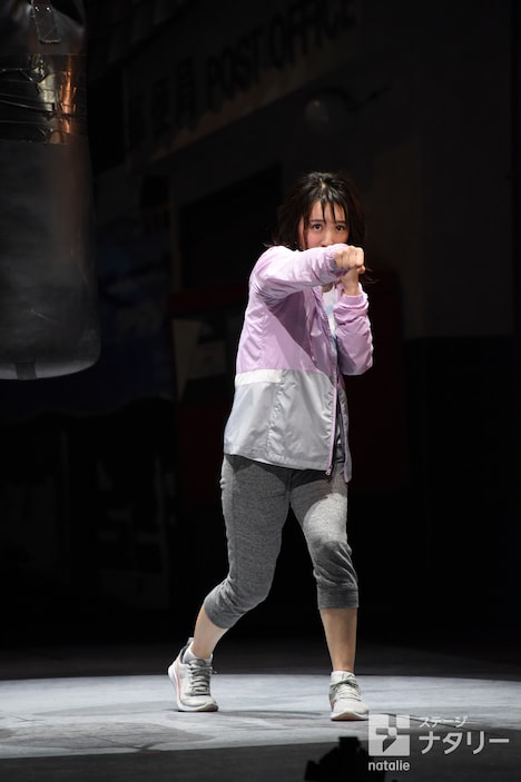 ミュージカル「ハル」フォトコールより。北乃きい演じる真由。