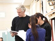 「俳優とオーケストラのための戯曲『良い子はみんなご褒美がもらえる』」稽古より。