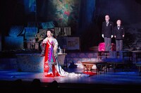 「毛皮のマリー」より。（撮影：御堂義乘）