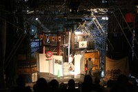 水族館劇場「Nachleben 搖れる大地」より。