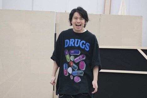 星野鉄郎役の中川晃教。