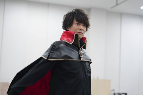 キャプテン・ハーロック役の平方元基。