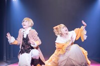 ミュージカル「悪ノ娘」より。左から星波演じるアレン、田中れいな演じるリリアンヌ。