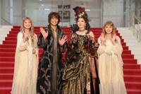 左から夢咲ねね、浦井健治、朝夏まなと、衛藤美彩。