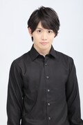 輝山立