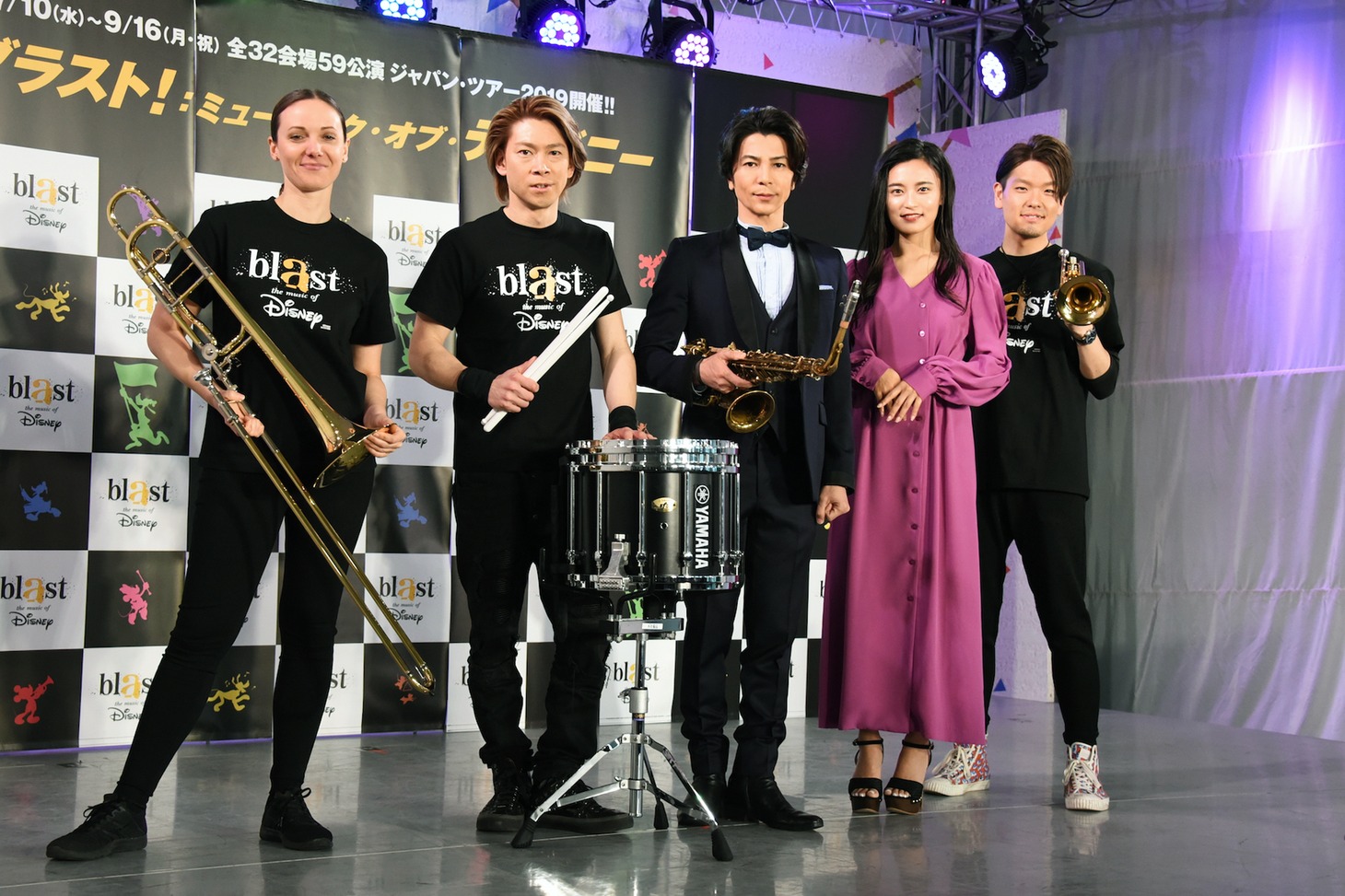 「ブラスト！：ミュージック・オブ・ディズニー」製作発表記者会見より。左からリサ・ライザネック・チャペル、石川直、武田真治、小島瑠璃子、米所裕夢。