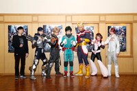 左から演出の元吉庸泰、猪野広樹、小林亮太、田村心、岩永洋昭、竹内夢、北村諒。