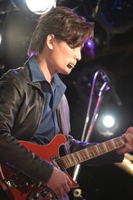 加藤和樹演じるジョン・レノン。